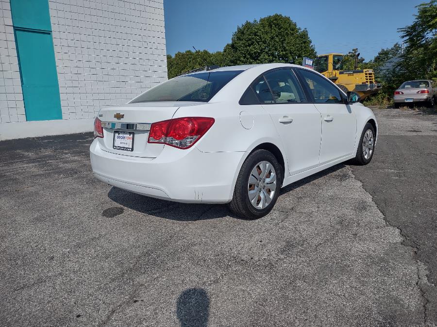 Used Chevrolet Cruze 4dr Sdn Auto LS 2015 | Dealertown Auto Wholesalers. Milford, Connecticut Used Chevrolet Cruze 4dr Sdn Auto LS 2015 | Dealertown Auto Wholesalers. Milford, Connecticut