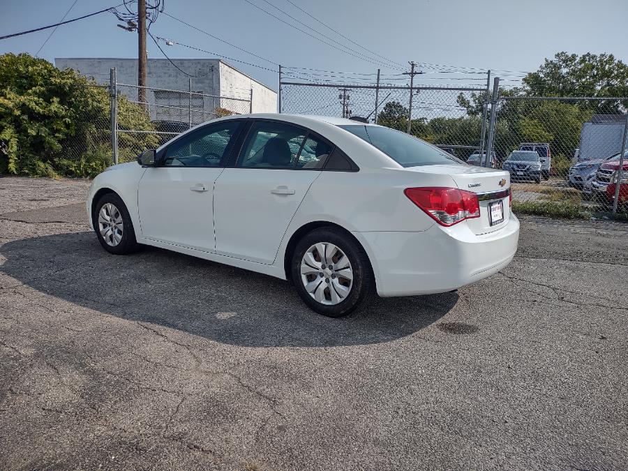 Used Chevrolet Cruze 4dr Sdn Auto LS 2015 | Dealertown Auto Wholesalers. Milford, Connecticut Used Chevrolet Cruze 4dr Sdn Auto LS 2015 | Dealertown Auto Wholesalers. Milford, Connecticut