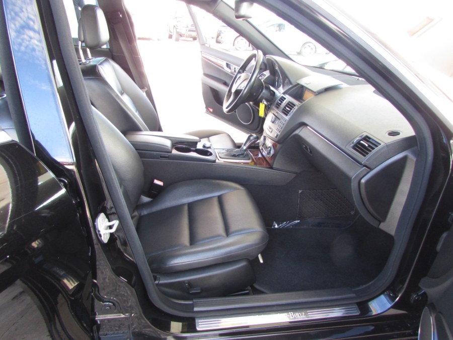 Used Mercedes-Benz C-Class 4dr Sdn C 300 Sport 4MATIC 2011 | VIP Auto Enterprise, Inc. Orlando, Florida Used Mercedes-Benz C-Class 4dr Sdn C 300 Sport 4MATIC 2011 | VIP Auto Enterprise, Inc. Orlando, Florida