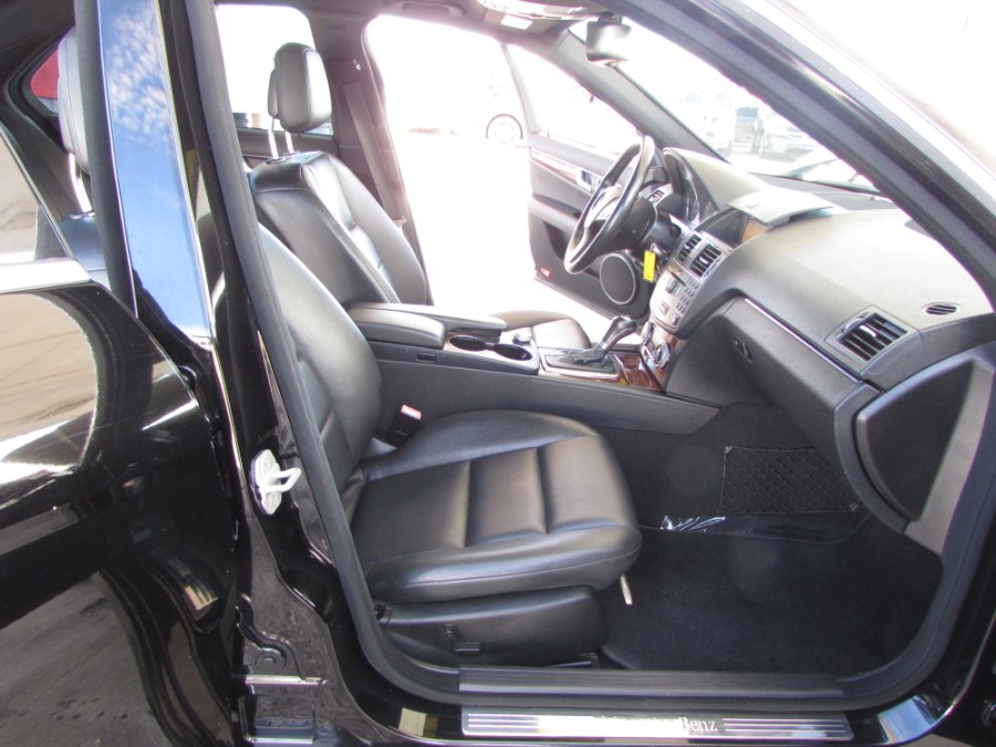 Used Mercedes-Benz C-Class 4dr Sdn C 300 Sport 4MATIC 2011 | VIP Auto Enterprise, Inc. Orlando, Florida Used Mercedes-Benz C-Class 4dr Sdn C 300 Sport 4MATIC 2011 | VIP Auto Enterprise, Inc. Orlando, Florida