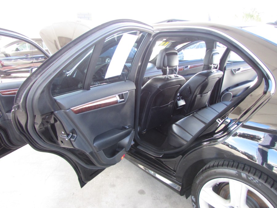 Used Mercedes-Benz C-Class 4dr Sdn C 300 Sport 4MATIC 2011 | VIP Auto Enterprise, Inc. Orlando, Florida Used Mercedes-Benz C-Class 4dr Sdn C 300 Sport 4MATIC 2011 | VIP Auto Enterprise, Inc. Orlando, Florida