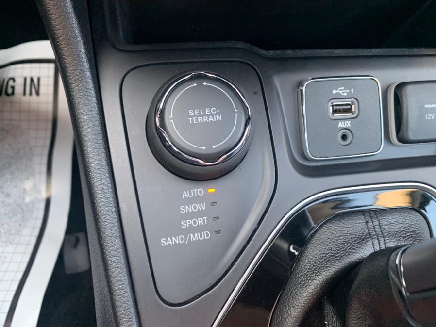 2019 Jeep Cherokee Limited 4x4, available for sale in Lodi, New Jersey | European Auto Expo. Lodi, New Jersey 2019 Jeep Cherokee Limited 4x4, available for sale in Lodi, New Jersey | European Auto Expo. Lodi, New Jersey