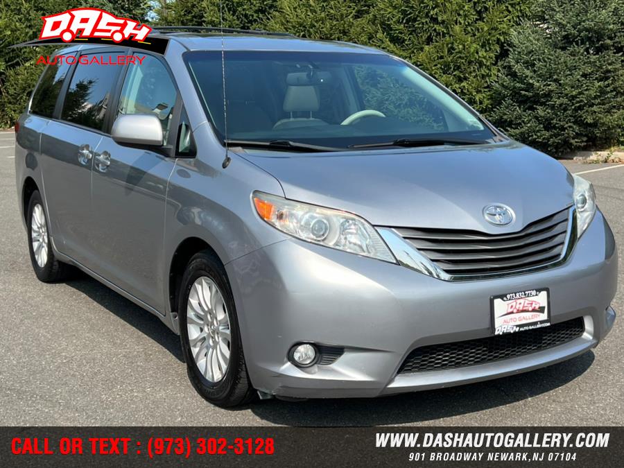 2013 Toyota Sienna 5dr 7-Pass Van V6 XLE AAS FWD (Natl), available for sale in Newark, New Jersey | Dash Auto Gallery Inc.. Newark, New Jersey