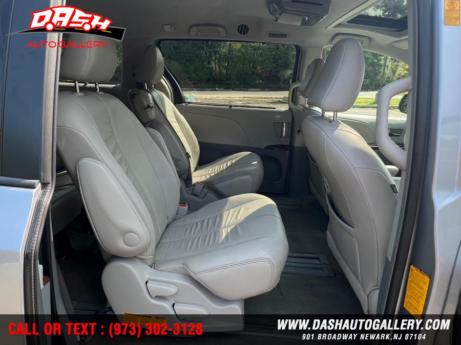 Used Toyota Sienna 5dr 7-Pass Van V6 XLE AAS FWD (Natl) 2013 | Dash Auto Gallery Inc.. Newark, New Jersey Used Toyota Sienna 5dr 7-Pass Van V6 XLE AAS FWD (Natl) 2013 | Dash Auto Gallery Inc.. Newark, New Jersey