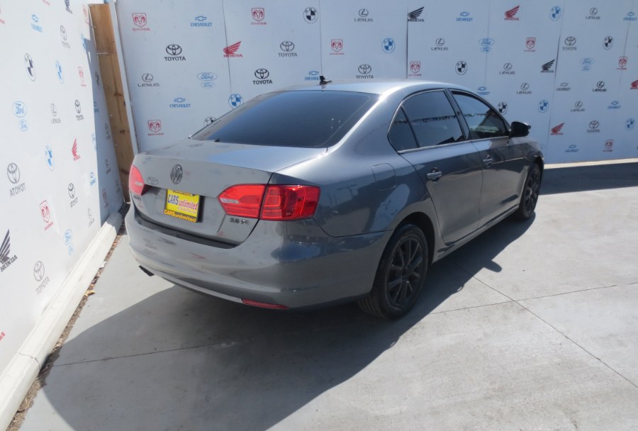 Used Volkswagen Jetta Sedan 4dr Auto SE PZEV 2012 | Auto Max Of Santa Ana. Santa Ana, California Used Volkswagen Jetta Sedan 4dr Auto SE PZEV 2012 | Auto Max Of Santa Ana. Santa Ana, California