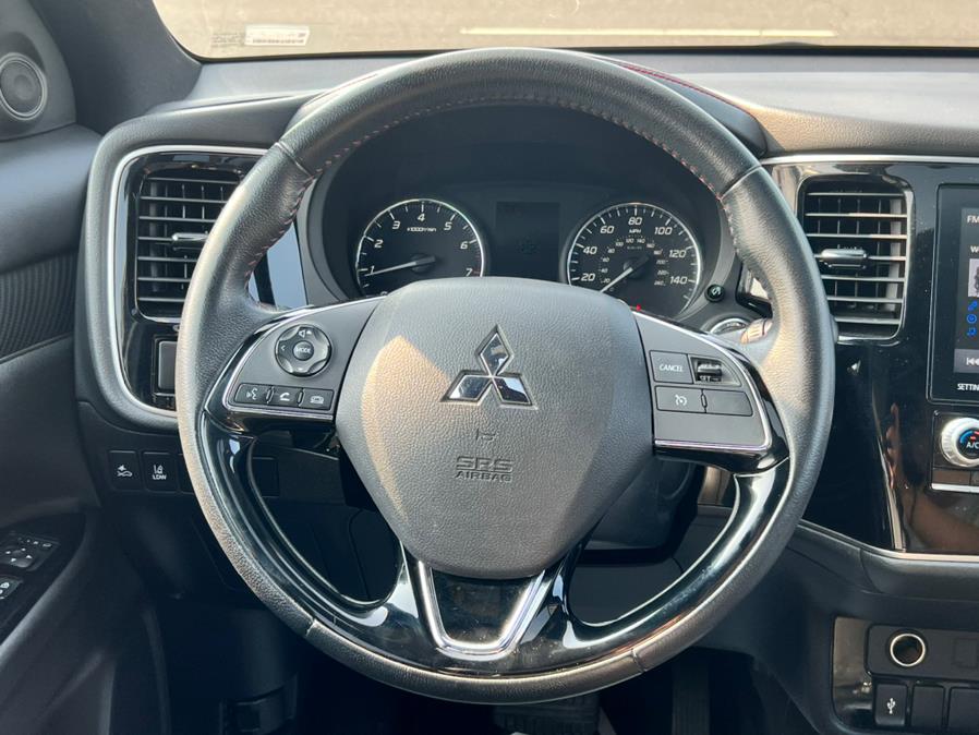 2020 Mitsubishi Outlander ES S-AWC, available for sale in Linden, New Jersey | Champion Used Auto Sales. Linden, New Jersey 2020 Mitsubishi Outlander ES S-AWC, available for sale in Linden, New Jersey | Champion Used Auto Sales. Linden, New Jersey