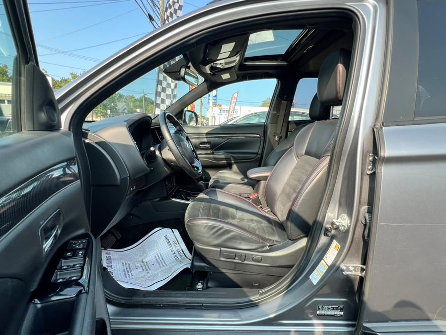 2020 Mitsubishi Outlander ES S-AWC, available for sale in Linden, New Jersey | Champion Used Auto Sales. Linden, New Jersey 2020 Mitsubishi Outlander ES S-AWC, available for sale in Linden, New Jersey | Champion Used Auto Sales. Linden, New Jersey