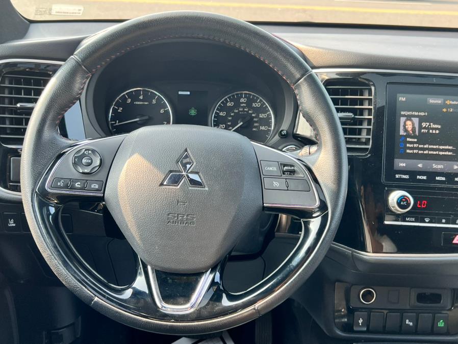 2020 Mitsubishi Outlander ES S-AWC, available for sale in Linden, New Jersey | Champion Used Auto Sales. Linden, New Jersey 2020 Mitsubishi Outlander ES S-AWC, available for sale in Linden, New Jersey | Champion Used Auto Sales. Linden, New Jersey