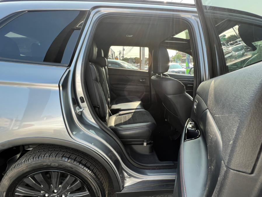 2020 Mitsubishi Outlander ES S-AWC, available for sale in Linden, New Jersey | Champion Used Auto Sales. Linden, New Jersey 2020 Mitsubishi Outlander ES S-AWC, available for sale in Linden, New Jersey | Champion Used Auto Sales. Linden, New Jersey