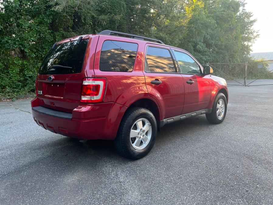 Used Ford Escape FWD 4dr XLT 2012 | Gas On The Run. Swansea, Massachusetts