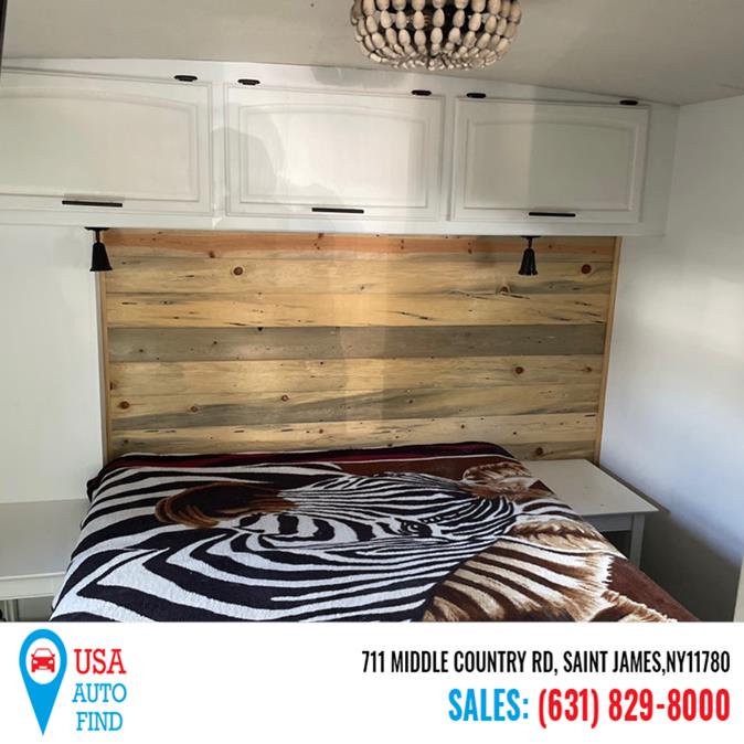 2000 Ford Super Duty F-550 Motorhome Stripped Chassis 208" WB DRW, available for sale in Saint James, New York | USA Auto Find. Saint James, New York 2000 Ford Super Duty F-550 Motorhome Stripped Chassis 208" WB DRW, available for sale in Saint James, New York | USA Auto Find. Saint James, New York