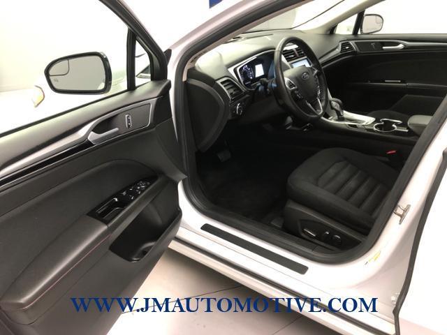 2016 Ford Fusion 4dr Sdn SE FWD, available for sale in Naugatuck, Connecticut | J&M Automotive Sls&Svc LLC. Naugatuck, Connecticut 2016 Ford Fusion 4dr Sdn SE FWD, available for sale in Naugatuck, Connecticut | J&M Automotive Sls&Svc LLC. Naugatuck, Connecticut
