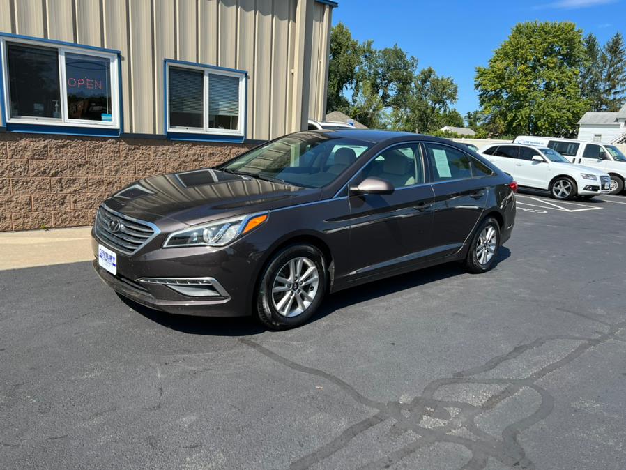 2015 Hyundai Sonata 4dr Sdn 2.4L SE PZEV, available for sale in East Windsor, Connecticut | Century Auto And Truck. East Windsor, Connecticut