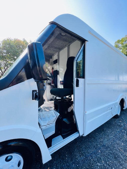2015 Isuzu REACH 14 FEET DRY VAN + DELIVERY STEP VAN + NO CDL, available for sale in South Amboy, New Jersey | NJ Truck Spot. South Amboy, New Jersey 2015 Isuzu REACH 14 FEET DRY VAN + DELIVERY STEP VAN + NO CDL, available for sale in South Amboy, New Jersey | NJ Truck Spot. South Amboy, New Jersey