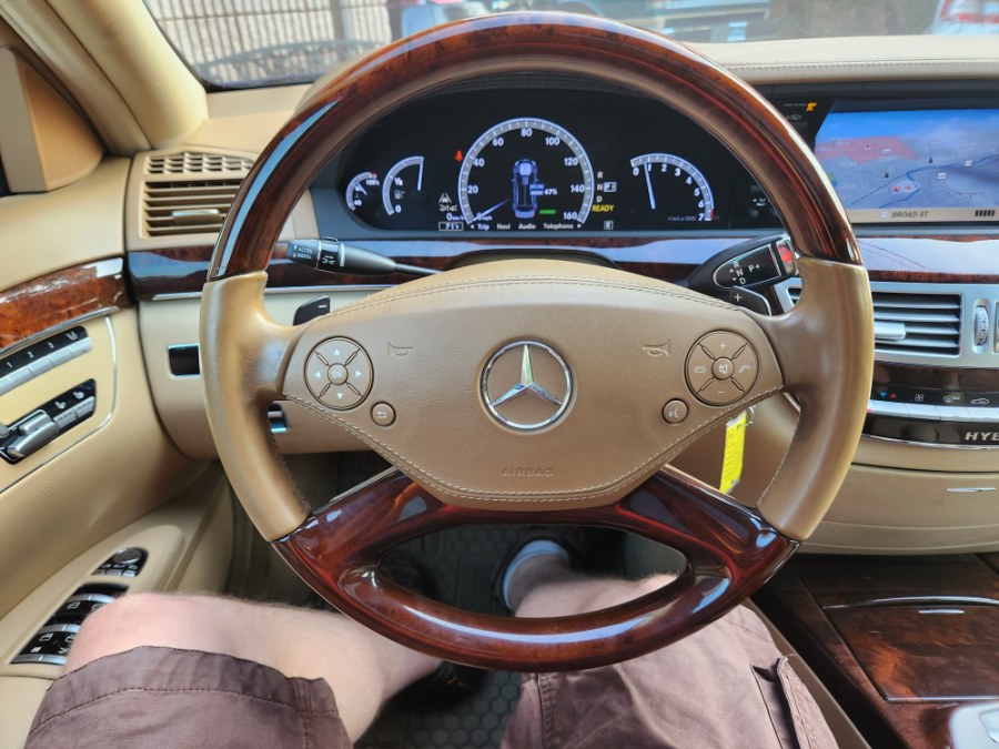 2013 Mercedes-Benz S-Class 4dr Sdn S 400 Hybrid RWD, available for sale in Bristol, Connecticut | Dealmax Motors LLC. Bristol, Connecticut 2013 Mercedes-Benz S-Class 4dr Sdn S 400 Hybrid RWD, available for sale in Bristol, Connecticut | Dealmax Motors LLC. Bristol, Connecticut