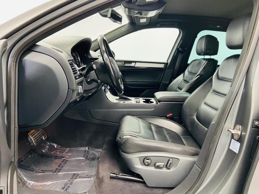 Used Volkswagen Touareg 4dr 3.6L R-Line 2014 | East Coast Auto Group. Linden, New Jersey Used Volkswagen Touareg 4dr 3.6L R-Line 2014 | East Coast Auto Group. Linden, New Jersey