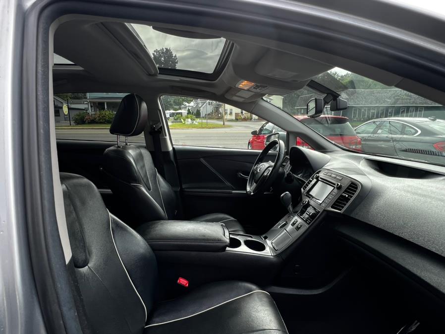 Used Toyota Venza 4dr Wgn V6 AWD Limited (Natl) 2015 | Lava Motors 2 Inc. Canton, Connecticut Used Toyota Venza 4dr Wgn V6 AWD Limited (Natl) 2015 | Lava Motors 2 Inc. Canton, Connecticut