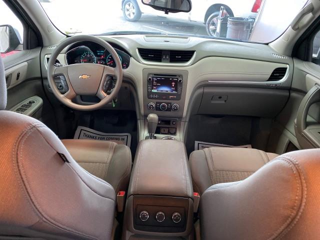 Used Chevrolet Traverse LS 2016 | Queens Auto Mall. Richmond Hill, New York Used Chevrolet Traverse LS 2016 | Queens Auto Mall. Richmond Hill, New York