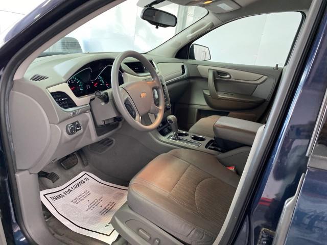 Used Chevrolet Traverse LS 2016 | Queens Auto Mall. Richmond Hill, New York Used Chevrolet Traverse LS 2016 | Queens Auto Mall. Richmond Hill, New York