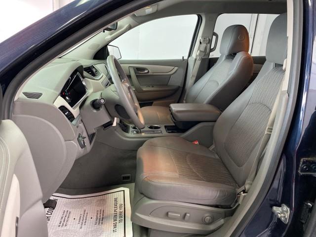 Used Chevrolet Traverse LS 2016 | Queens Auto Mall. Richmond Hill, New York Used Chevrolet Traverse LS 2016 | Queens Auto Mall. Richmond Hill, New York
