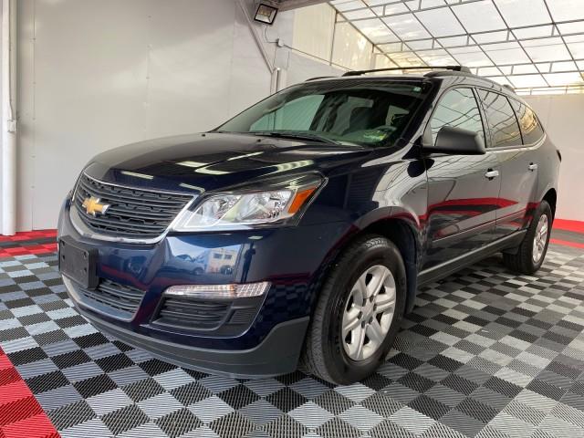 Used Chevrolet Traverse LS 2016 | Queens Auto Mall. Richmond Hill, New York Used Chevrolet Traverse LS 2016 | Queens Auto Mall. Richmond Hill, New York