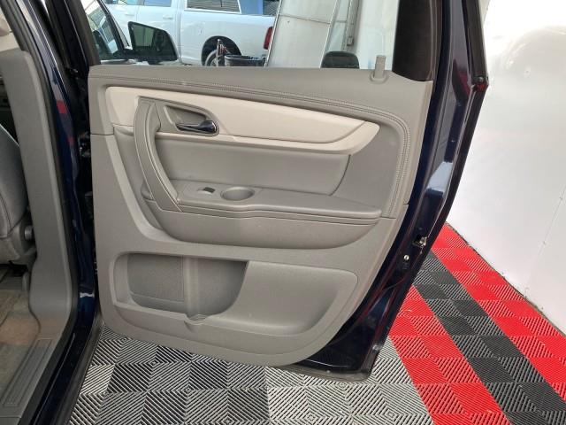 Used Chevrolet Traverse LS 2016 | Queens Auto Mall. Richmond Hill, New York Used Chevrolet Traverse LS 2016 | Queens Auto Mall. Richmond Hill, New York