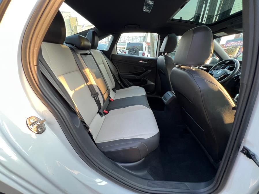 Used Volkswagen Jetta R-Line Auto w/ULEV 2019 | Sunrise Autoland. Jamaica, New York Used Volkswagen Jetta R-Line Auto w/ULEV 2019 | Sunrise Autoland. Jamaica, New York
