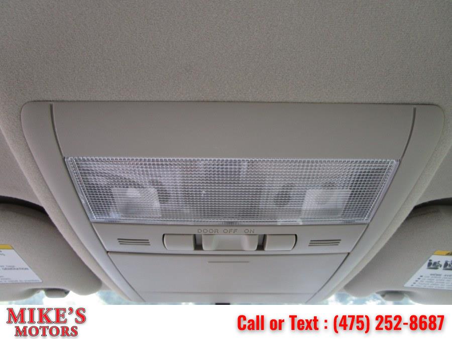 Used Toyota Prius 5dr HB 2009 | Mike's Motors LLC. Stratford, Connecticut Used Toyota Prius 5dr HB 2009 | Mike's Motors LLC. Stratford, Connecticut