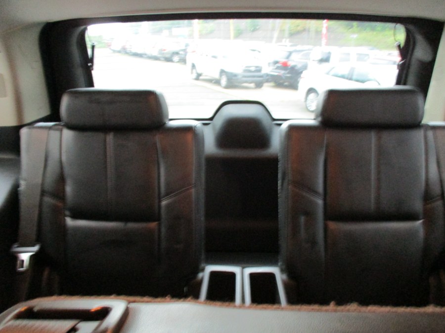 Used Chevrolet Tahoe 4WD 4dr 1500 LTZ 2007 | Cos Central Auto. Meriden, Connecticut Used Chevrolet Tahoe 4WD 4dr 1500 LTZ 2007 | Cos Central Auto. Meriden, Connecticut