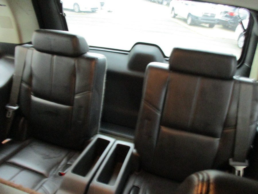 Used Chevrolet Tahoe 4WD 4dr 1500 LTZ 2007 | Cos Central Auto. Meriden, Connecticut Used Chevrolet Tahoe 4WD 4dr 1500 LTZ 2007 | Cos Central Auto. Meriden, Connecticut