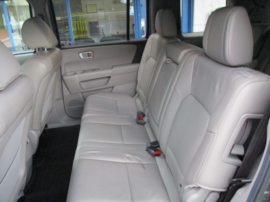 Used Honda Pilot 4WD 4dr EX-L 2013 | Cos Central Auto. Meriden, Connecticut Used Honda Pilot 4WD 4dr EX-L 2013 | Cos Central Auto. Meriden, Connecticut
