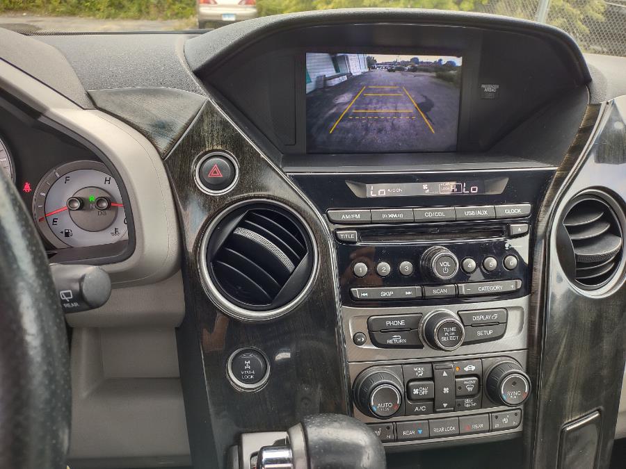 2015 Honda Pilot 4WD 4dr EX-L, available for sale in Milford, Connecticut | Dealertown Auto Wholesalers. Milford, Connecticut 2015 Honda Pilot 4WD 4dr EX-L, available for sale in Milford, Connecticut | Dealertown Auto Wholesalers. Milford, Connecticut