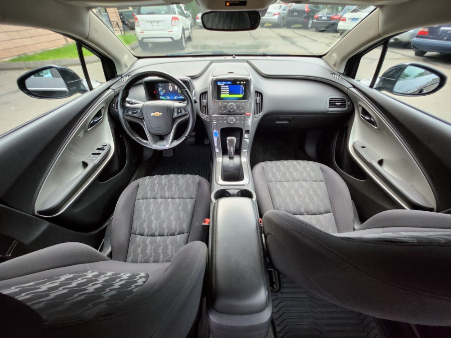 2015 Chevrolet Volt 5dr HB, available for sale in Bristol, Connecticut | Dealmax Motors LLC. Bristol, Connecticut 2015 Chevrolet Volt 5dr HB, available for sale in Bristol, Connecticut | Dealmax Motors LLC. Bristol, Connecticut