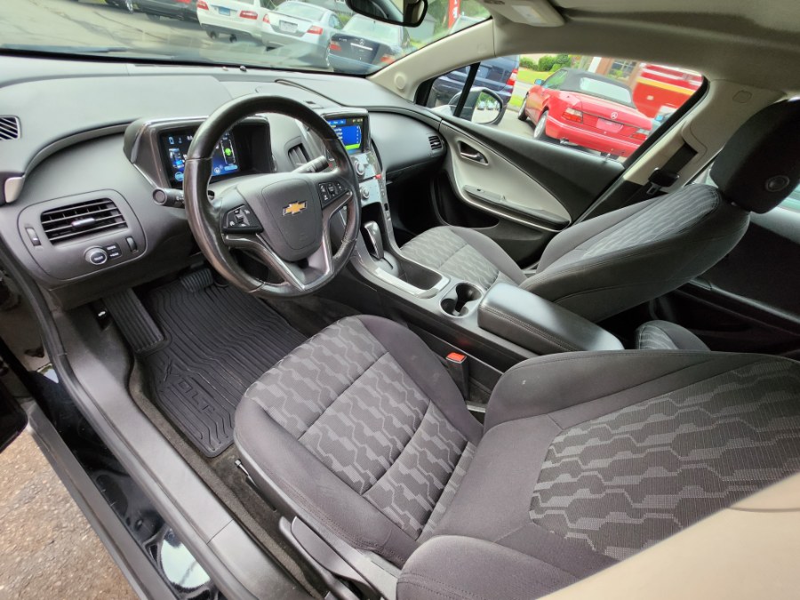 2015 Chevrolet Volt 5dr HB, available for sale in Bristol, Connecticut | Dealmax Motors LLC. Bristol, Connecticut 2015 Chevrolet Volt 5dr HB, available for sale in Bristol, Connecticut | Dealmax Motors LLC. Bristol, Connecticut