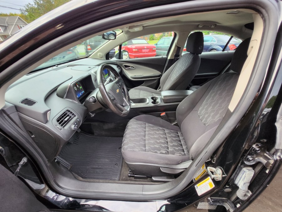 2015 Chevrolet Volt 5dr HB, available for sale in Bristol, Connecticut | Dealmax Motors LLC. Bristol, Connecticut 2015 Chevrolet Volt 5dr HB, available for sale in Bristol, Connecticut | Dealmax Motors LLC. Bristol, Connecticut