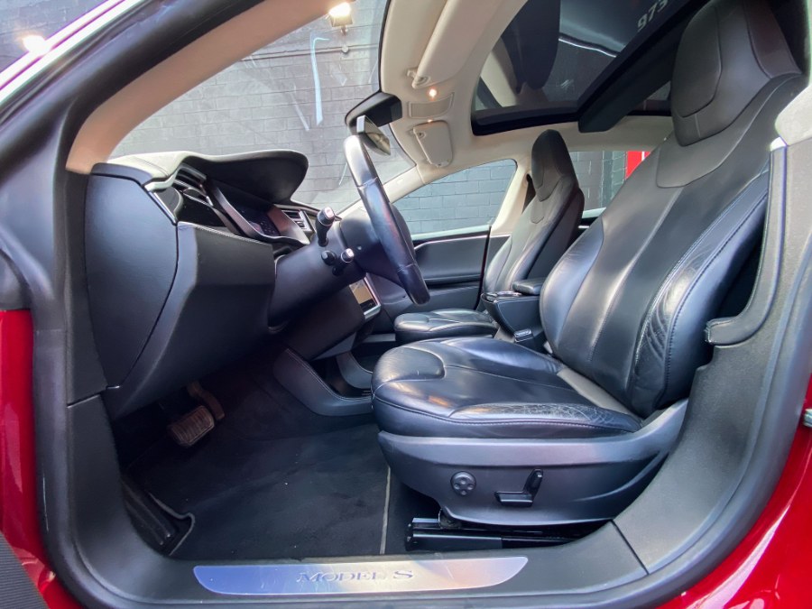 Used Tesla Model S 4dr Sdn RWD 85 kWh Battery 2015 | RT Auto Center LLC. Newark, New Jersey Used Tesla Model S 4dr Sdn RWD 85 kWh Battery 2015 | RT Auto Center LLC. Newark, New Jersey
