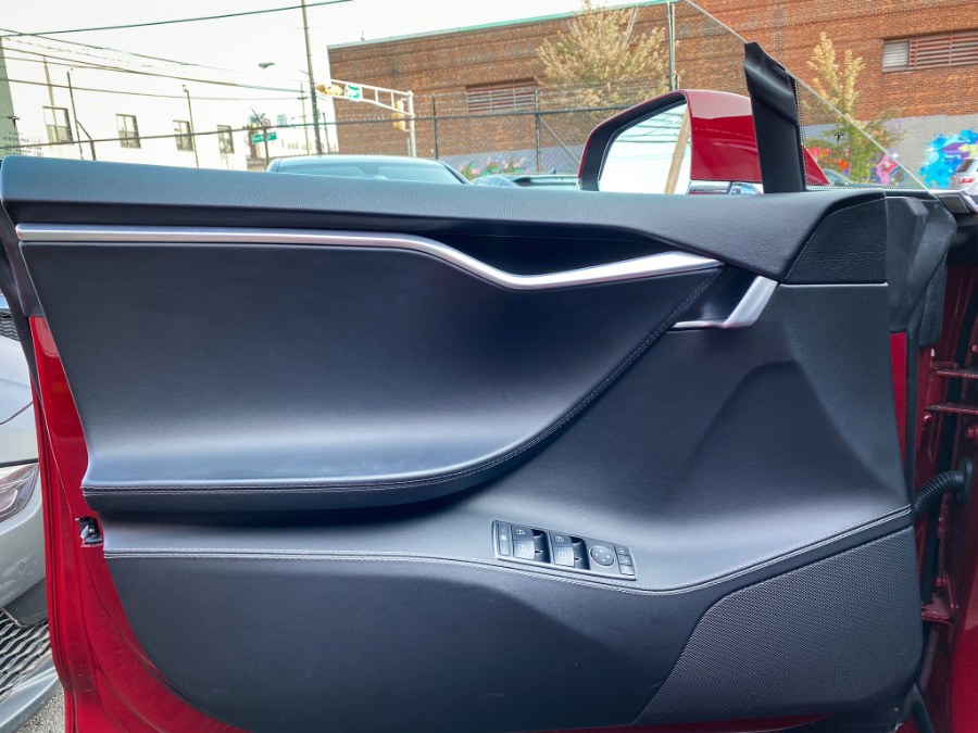 Used Tesla Model S 4dr Sdn RWD 85 kWh Battery 2015 | RT Auto Center LLC. Newark, New Jersey Used Tesla Model S 4dr Sdn RWD 85 kWh Battery 2015 | RT Auto Center LLC. Newark, New Jersey