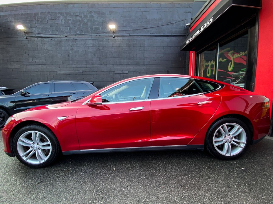 Used Tesla Model S 4dr Sdn RWD 85 kWh Battery 2015 | RT Auto Center LLC. Newark, New Jersey Used Tesla Model S 4dr Sdn RWD 85 kWh Battery 2015 | RT Auto Center LLC. Newark, New Jersey