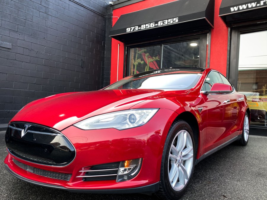 Used Tesla Model S 4dr Sdn RWD 85 kWh Battery 2015 | RT Auto Center LLC. Newark, New Jersey Used Tesla Model S 4dr Sdn RWD 85 kWh Battery 2015 | RT Auto Center LLC. Newark, New Jersey