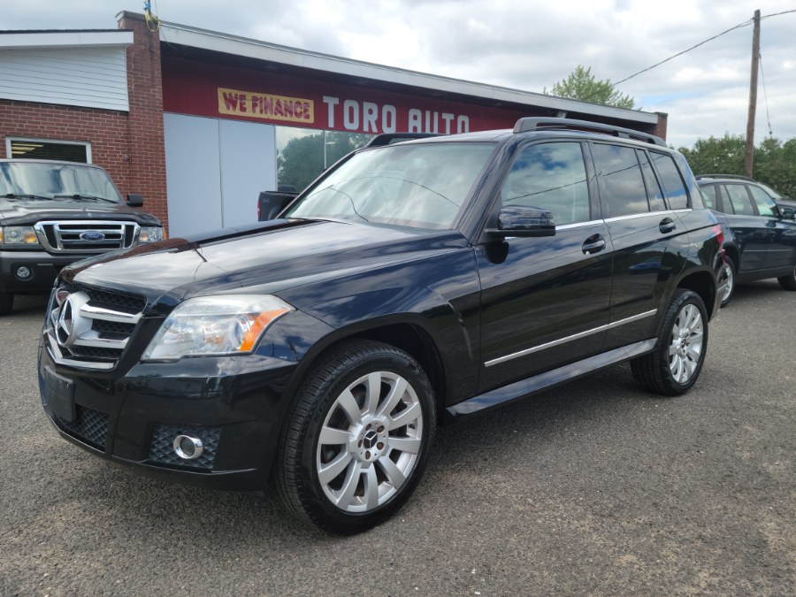 2010 Mercedes-Benz GLK-Class 4MATIC 4dr GLK350 Panoramic Roof, available for sale in East Windsor, Connecticut | Toro Auto. East Windsor, Connecticut