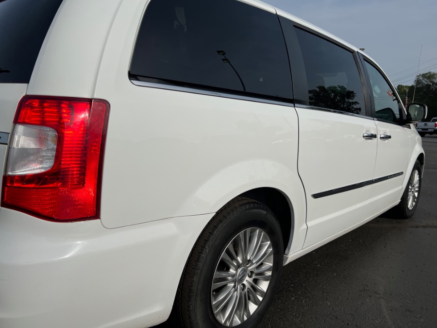Used Chrysler Town & Country 4dr Wgn Touring-L 2015 | Marsh Auto Sales LLC. Ortonville, Michigan Used Chrysler Town & Country 4dr Wgn Touring-L 2015 | Marsh Auto Sales LLC. Ortonville, Michigan