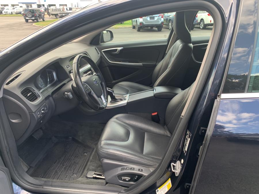 Used Volvo V60 4dr Wgn T5 Premier AWD 2016 | Saybrook Auto Barn. Old Saybrook, Connecticut Used Volvo V60 4dr Wgn T5 Premier AWD 2016 | Saybrook Auto Barn. Old Saybrook, Connecticut