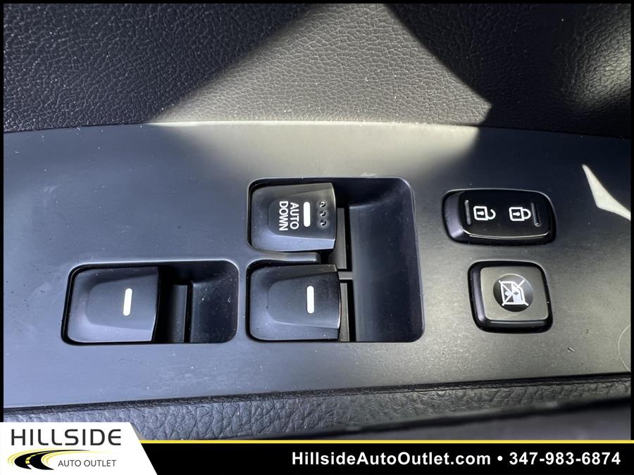 Used Hyundai Veloster Base 2016 | Hillside Auto Outlet. Jamaica, New York Used Hyundai Veloster Base 2016 | Hillside Auto Outlet. Jamaica, New York