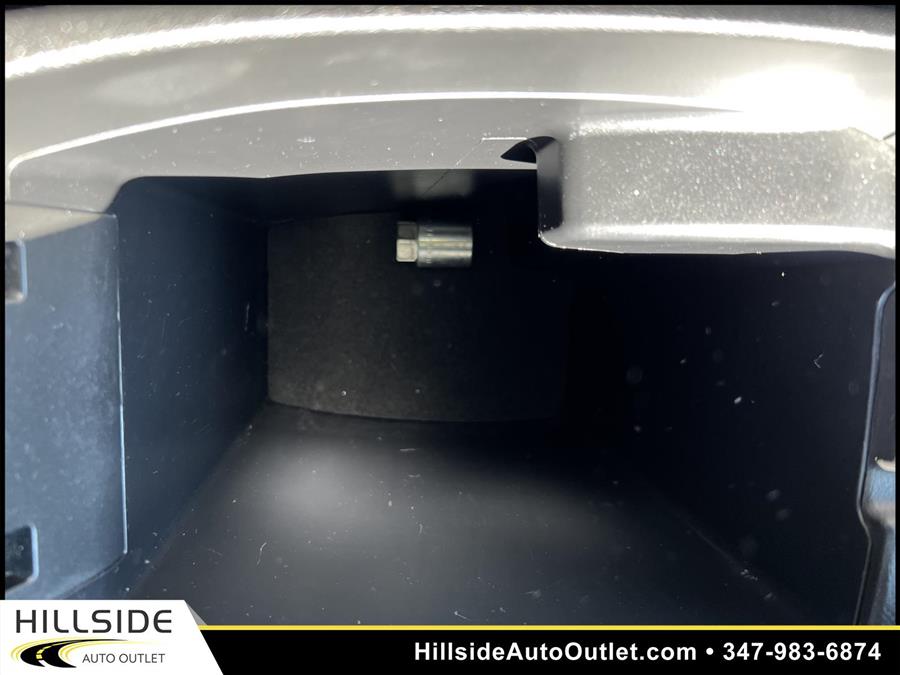 Used Hyundai Veloster Base 2016 | Hillside Auto Outlet. Jamaica, New York Used Hyundai Veloster Base 2016 | Hillside Auto Outlet. Jamaica, New York