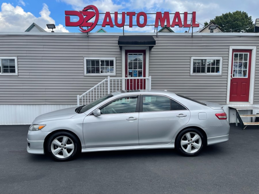 Used Toyota Camry 4dr Sdn I4 Auto SE (Natl) 2011 | DZ Automall. Paterson, New Jersey