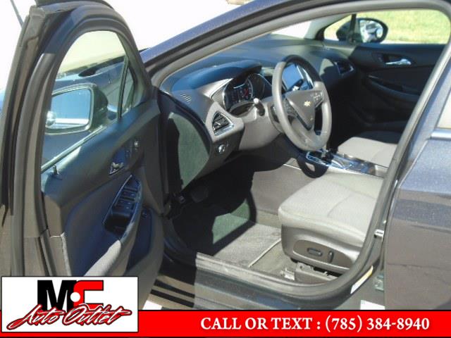 2017 Chevrolet Cruze 4dr Sdn Auto LT, available for sale in Colby, Kansas | M C Auto Outlet Inc. Colby, Kansas 2017 Chevrolet Cruze 4dr Sdn Auto LT, available for sale in Colby, Kansas | M C Auto Outlet Inc. Colby, Kansas