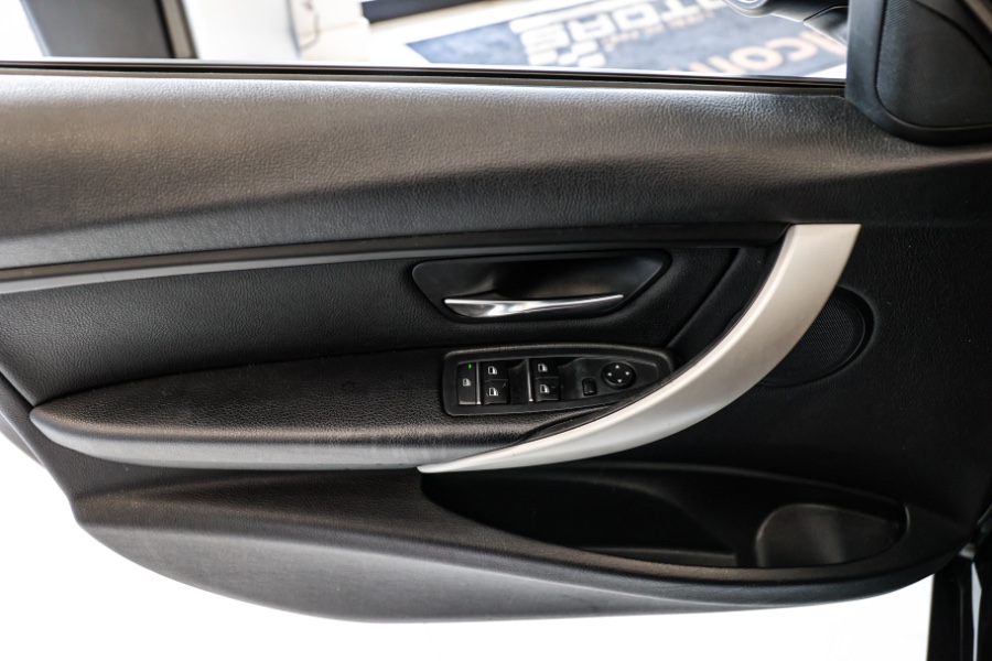 Used BMW 3 Series 4dr Sdn 320i xDrive AWD South Africa 2016 | 26 Motors Long Island. ELMONT, New York Used BMW 3 Series 4dr Sdn 320i xDrive AWD South Africa 2016 | 26 Motors Long Island. ELMONT, New York