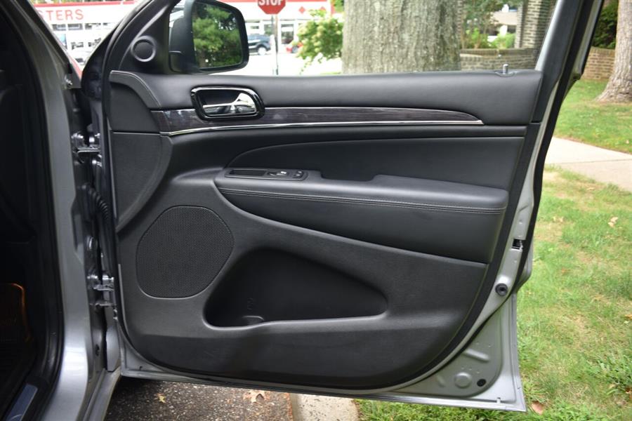 Used Jeep Grand Cherokee Overland 4x4 4dr SUV 2019 | Camy Cars. Great Neck, New York Used Jeep Grand Cherokee Overland 4x4 4dr SUV 2019 | Camy Cars. Great Neck, New York