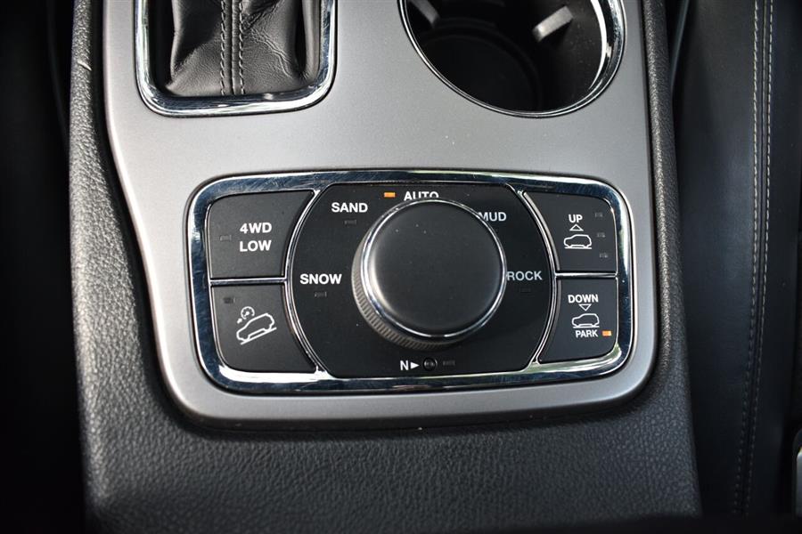Used Jeep Grand Cherokee Overland 4x4 4dr SUV 2019 | Camy Cars. Great Neck, New York Used Jeep Grand Cherokee Overland 4x4 4dr SUV 2019 | Camy Cars. Great Neck, New York