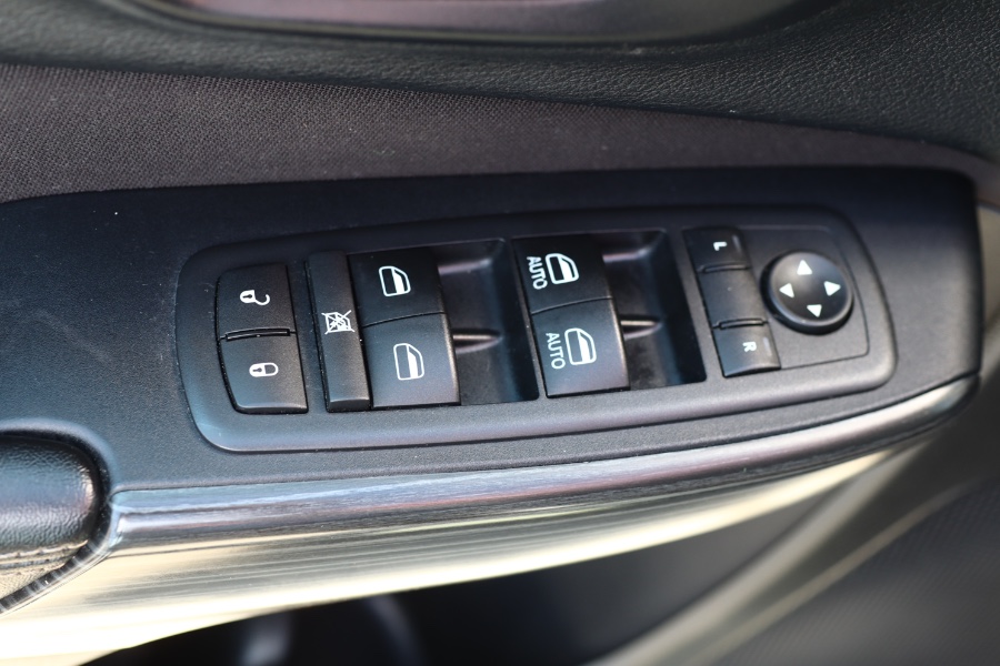 Used Jeep Cherokee 4WD 4dr Latitude 2016 | Hillside Auto Mall Inc.. Jamaica, New York Used Jeep Cherokee 4WD 4dr Latitude 2016 | Hillside Auto Mall Inc.. Jamaica, New York